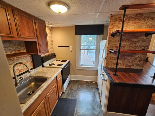 19 Main St #2B, Middleport, PA 17953