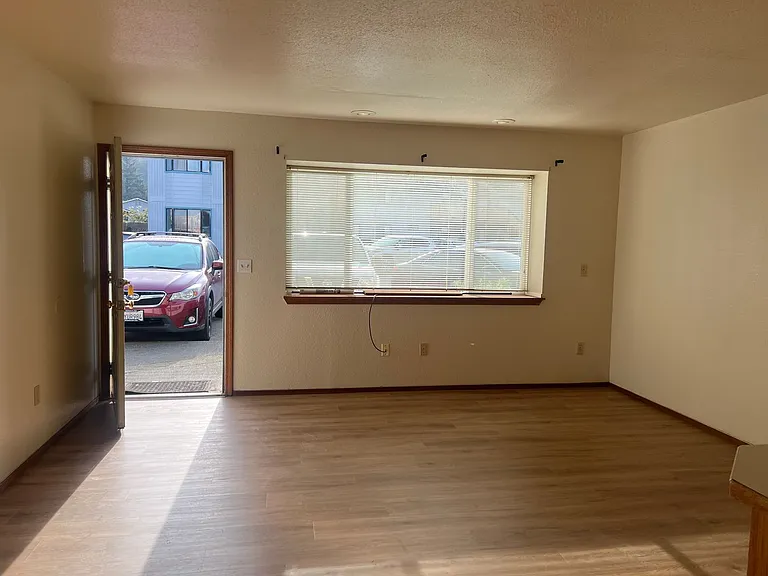 800 Crescent Way — Photo 7