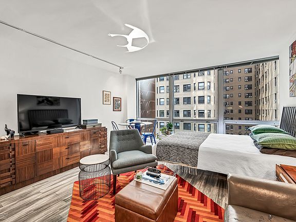 4th image of 2400 N Lakeview Ave APT 610