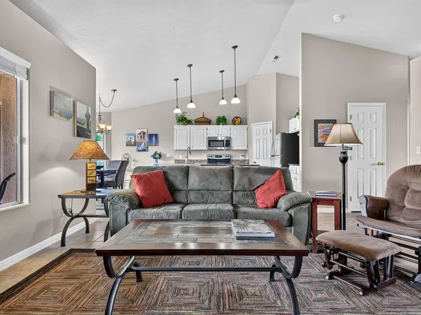 210 N Mall Dr APT 71, Saint George, UT 84790