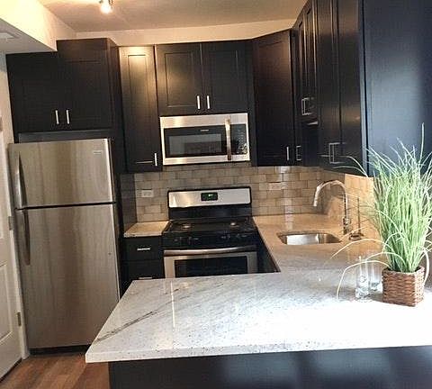 3rd image of 2201 W Eastwood Ave #1N5