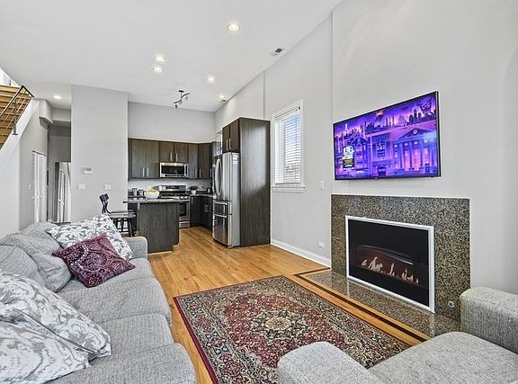 4th image of 2623 W Evergreen Ave APT 3W