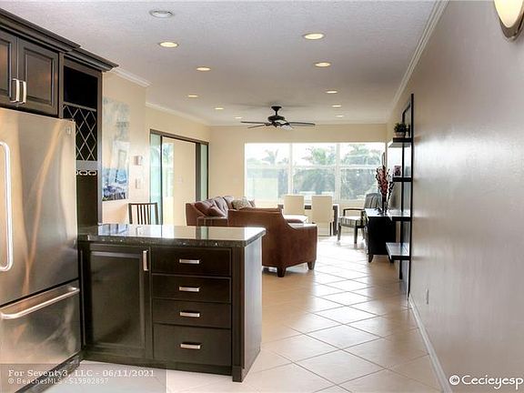 5th image of 40 Isle Of Venice Dr APT 14