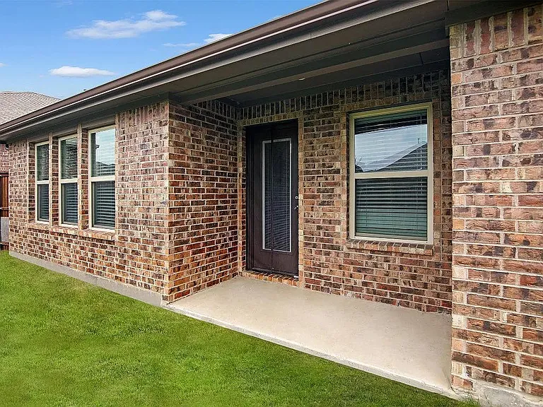 6409 Crownmere Dr — Photo 4
