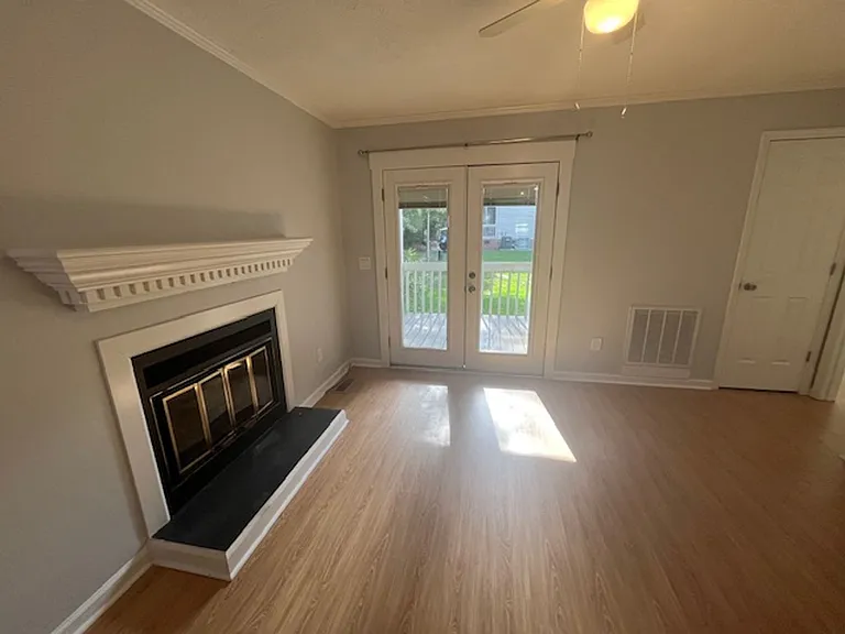 1843 Savannah Ct — Photo 15