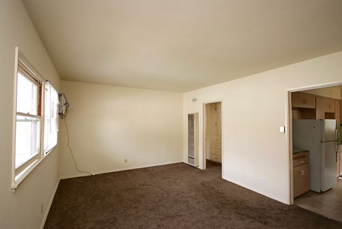 3rd image of 529 N Catalina Ave APT 4