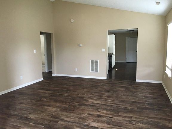 2nd image of 3323 Tupelo Dr