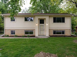 8203 Laura Lynne Ln, Indianapolis, IN 46217