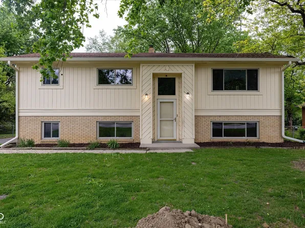 8203 Laura Lynne Ln, Indianapolis, IN 46217