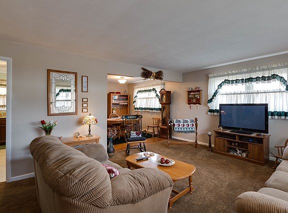 2nd image of 315 W Lenox Ave