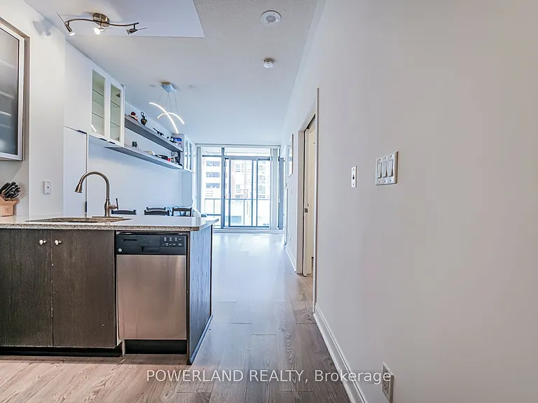 18 Yorkville Ave #317 — Photo 16