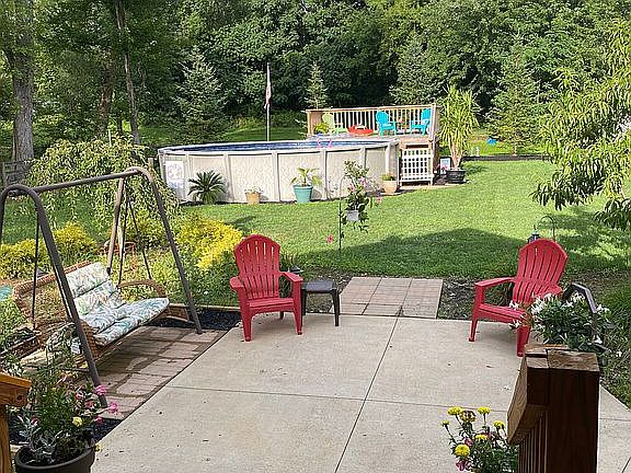 3rd image of 2296 Bixler Dr