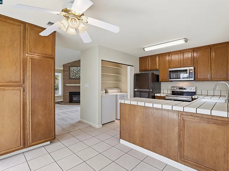 177 Northwood Cmns — Photo 13