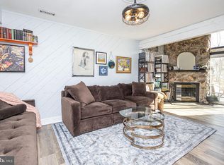 19 W Azalea Ln, Mount Laurel, NJ 08054