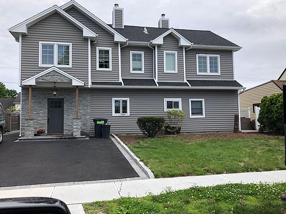 2nd image of 49 Sprucewood Dr