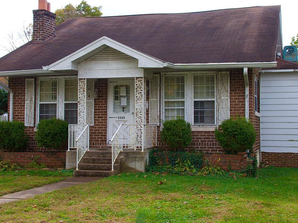 1st image of 2205 Pine St
