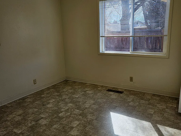 3519 N Woody Dr — Photo 11