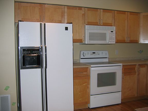 Fully equiped DW MW R Glass Top Stove