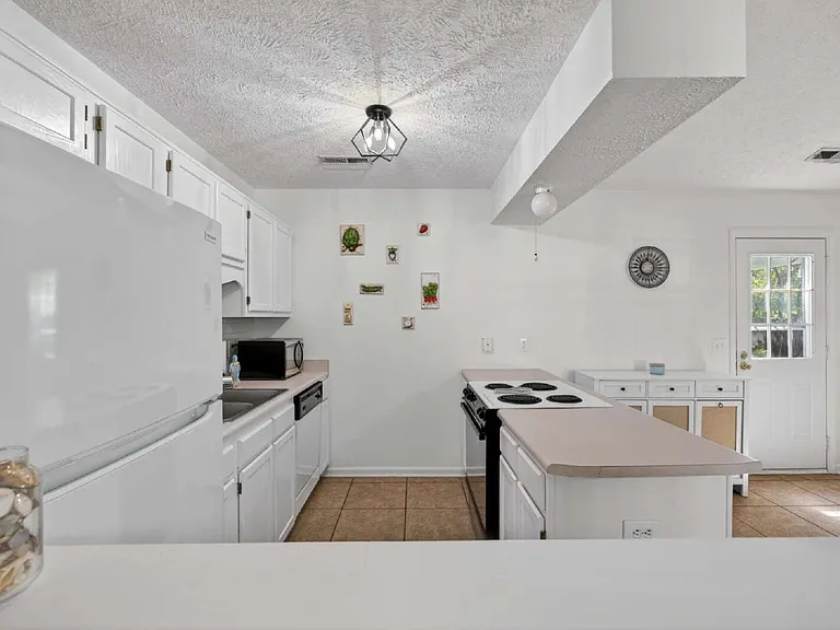 315 Tangle Oaks Ct — Photo 5