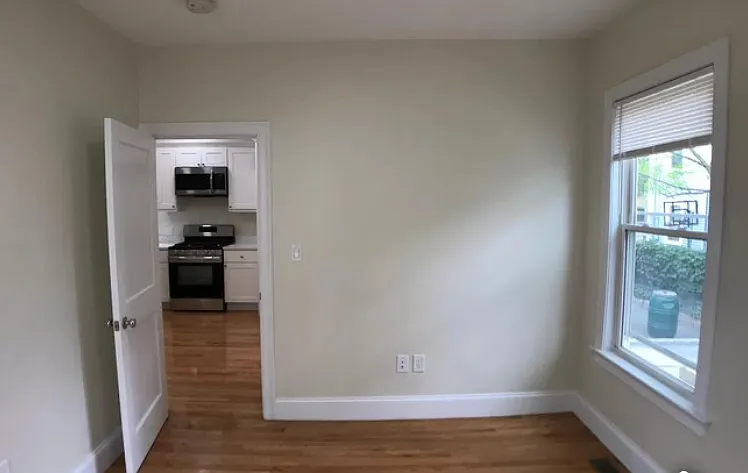 327 Highland Ave #5 — Photo 9