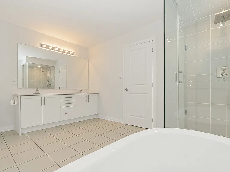 1372 Harrington St #1372 HARRINGTON ST — Photo 15
