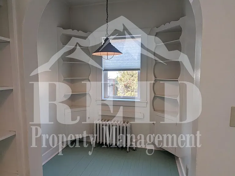 657 Highland Ave — Photo 9