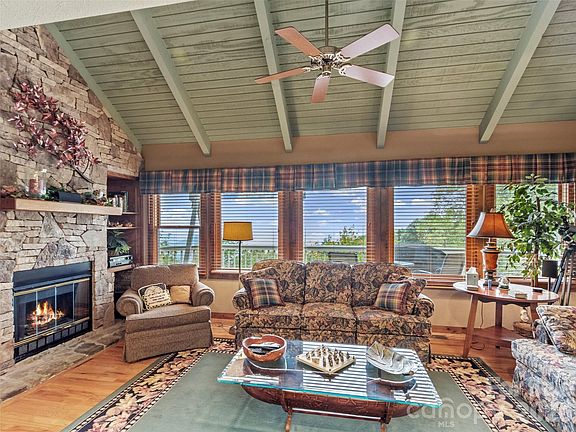 4th image of 21 Ivy Ridge Rd