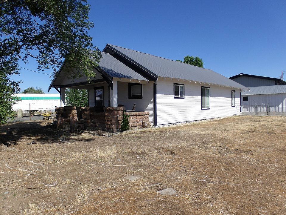 1st image of 411 SE Evergreen Ave