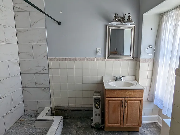 638 N 40th St #2 — Photo 12