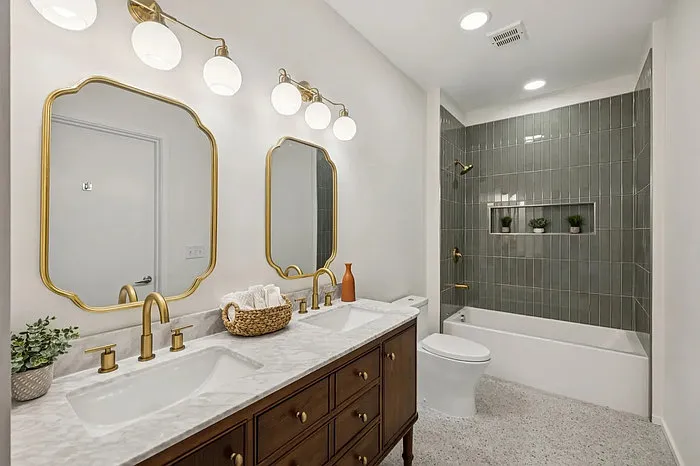 1 bed, 1.0 bath, 735 sqft, $1,800 — Photo 1