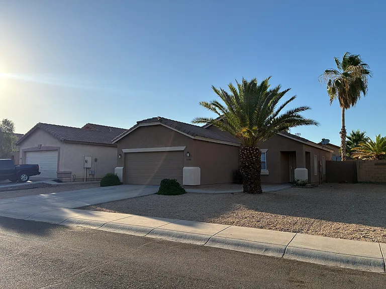 15340 W Acapulco Ln — Photo 2