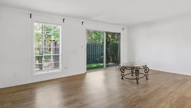 6851 Roswell Rd — Photo 12
