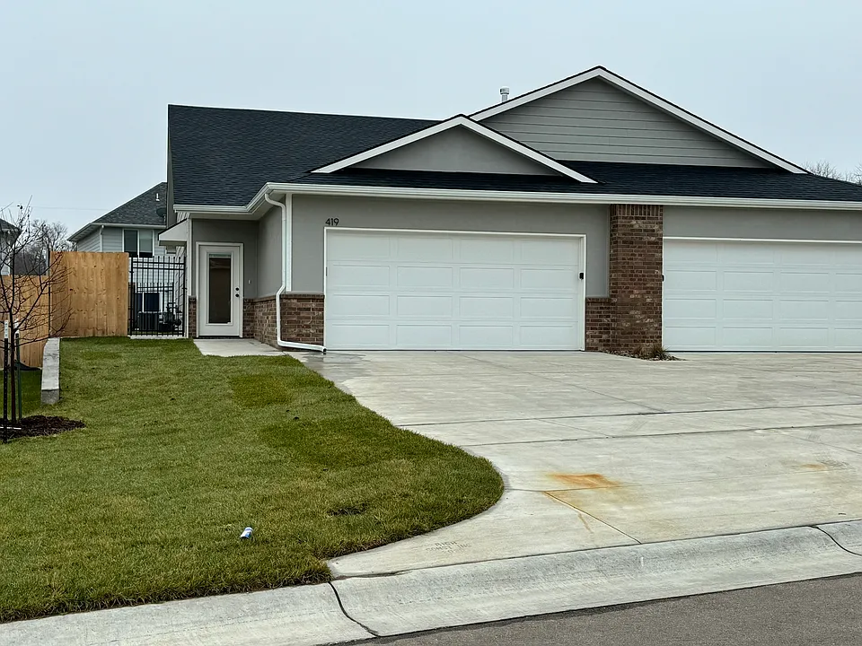 419 W May St #1
