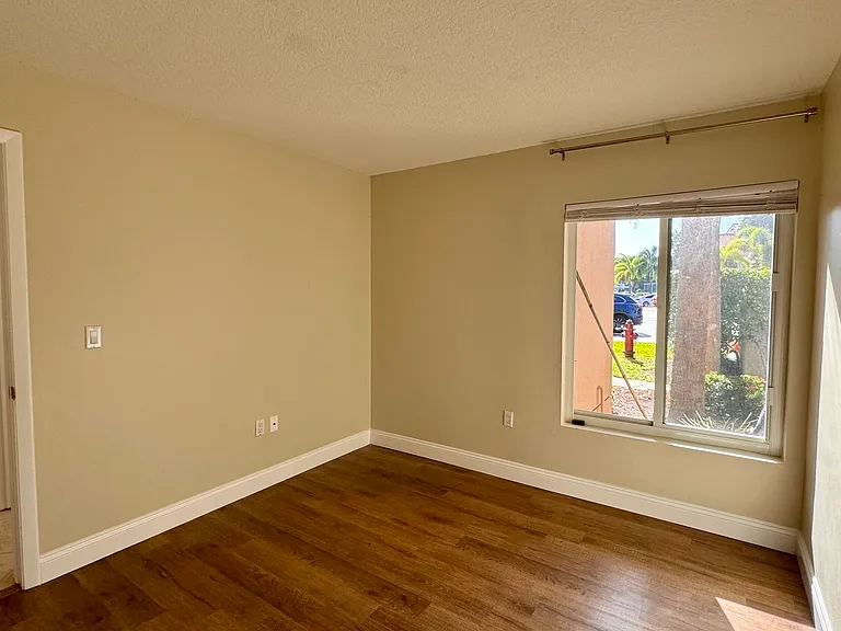 815 W Boynton Beach Blvd #10-105 — Photo 17
