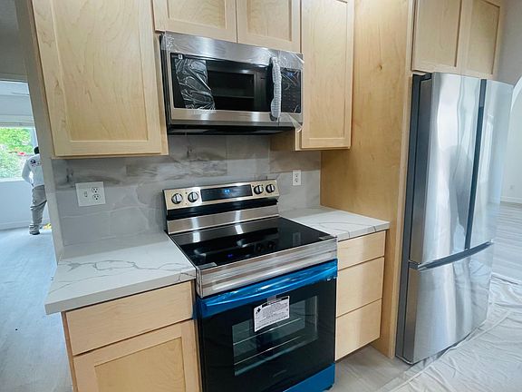 2nd image of 126 Serra Ct