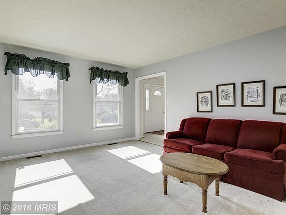 3rd image of 7615 Ayrshire Ct