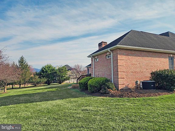 4th image of 400 Beall Ave