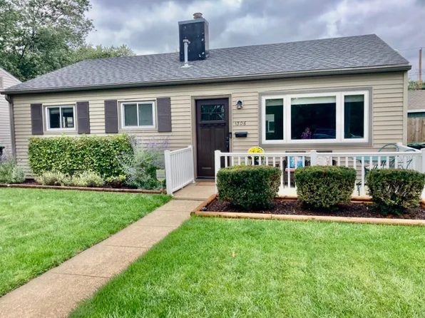 1306 W 2nd St, Hobart, IN 46342