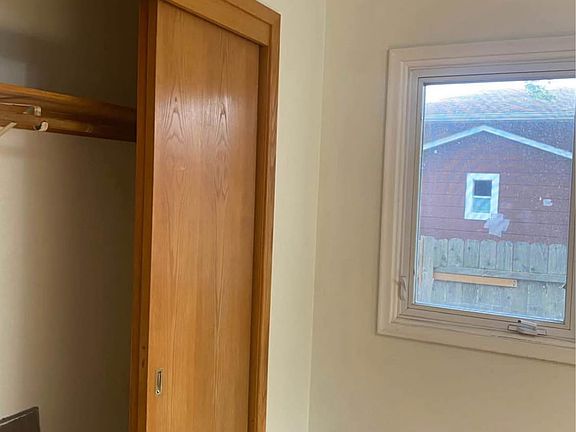5th image of 205 9th St S APT 1