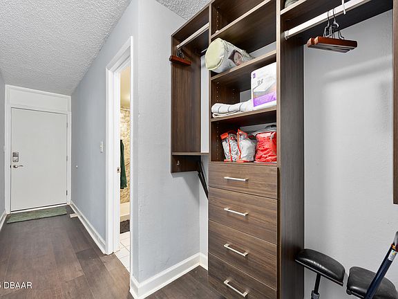 4th image of 935 S Atlantic Ave #111