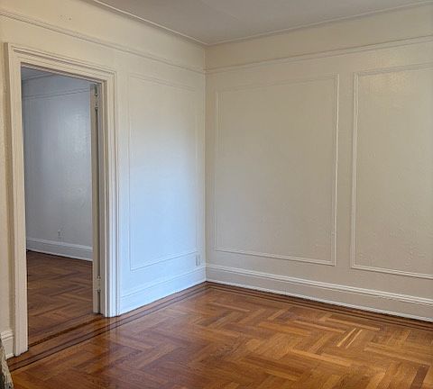 5th image of 3031 34th St
