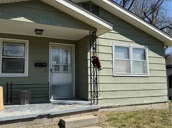 933 N Cedar St, Ottawa, KS 66067