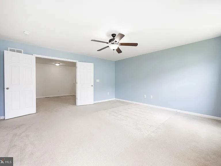 253 Fairfield Cir W — Photo 29