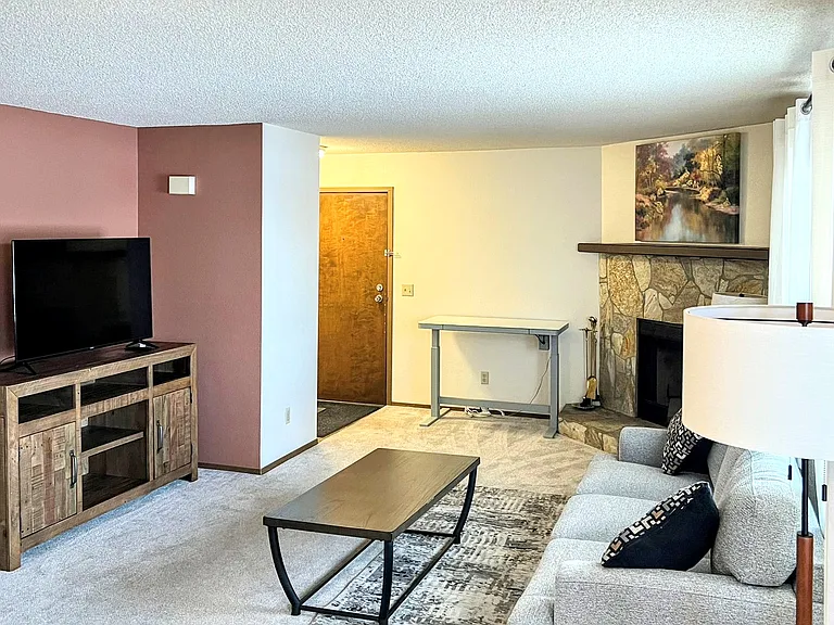 1401 Cordova St #3 — Photo 3