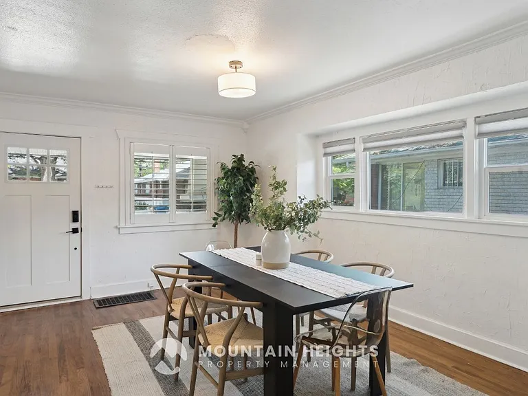 138 E Harvard Ave — Photo 6