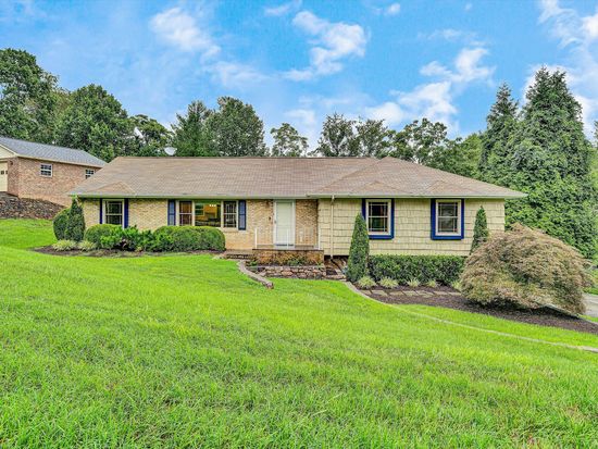 6521 Woodbrook Dr, Roanoke, VA 24018
