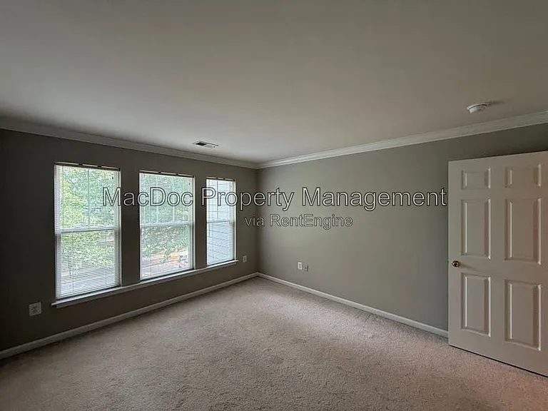 1404 Graham Dr — Photo 46