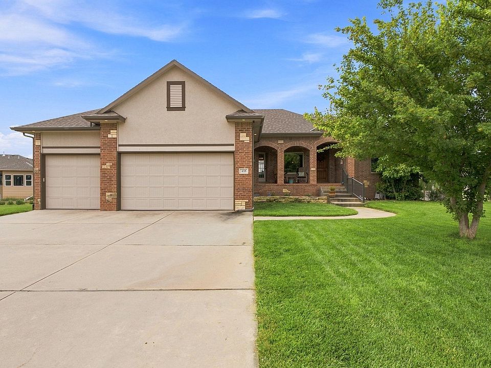 1st image of 435 Sienna Dr