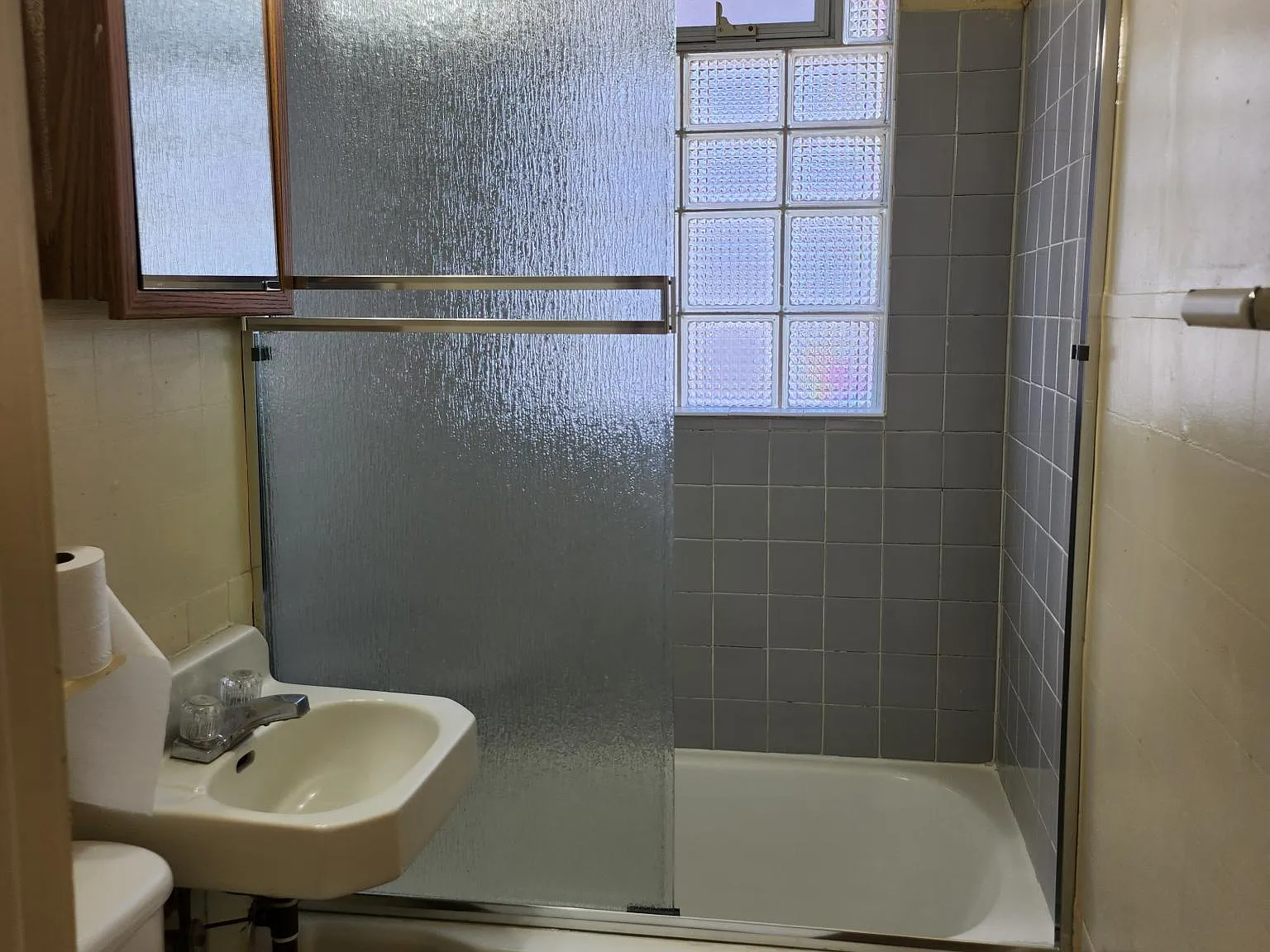 Studio, $695 — Photo 4