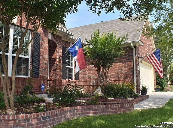 2nd image of 513 Oakmont Way